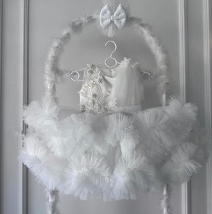 Abito da Principessa per Bambine, Eleganza Eterea, Vestito in Tulle Delicato con Perle, Senza Maniche, per Feste di Compleanno - Product Image 1