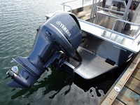 2024 luxe personnalisé cabine Cruiser péniche de débarquement haut de gamme en alliage d'aluminium Yacht hors-bord bateau de travail de l'eau Console centrale Unique