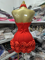 Robe mini élégante rouge à col halter, sexy, courte, moulante, pour club, avec bordure en dentelle et ourlet à fleurs 3D