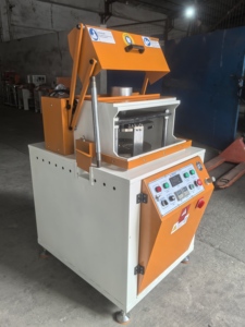 Machines <span class=keywords><strong>de</strong></span> fonderie métallique pour la production d'aimants <span class=keywords><strong>de</strong></span> réfrigérateur à <span class=keywords><strong>Vienne</strong></span>, Autriche - Product Image 5