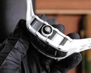 Reloj Deportivo de Lujo Unisex 2025, Diseño Mecánico Blanco de Alta Tecnología, Detalles Decorativos Negros, Caja de Fibra de Carbono de Alta Calidad, Zafiro - Product Image 3