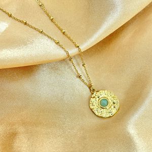 Collier ras du cou minimaliste avec pendentif croix multicouche en perles pour homme et femme, finition fleur simple, style superposé - Product Image 3