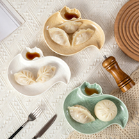 Assiette à sushi en céramique en forme d'écureuil mignon avec logo OEM couleur, assiette spécialisée pour frites, ailes de poulet et raviolis, avec coupelle à sauce