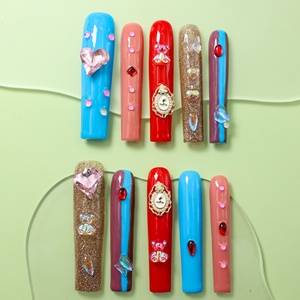 Uñas postizas de lujo de acrílico, largas, con forma de ataúd, coloridas, de cobertura completa, hechas a mano, con pedrería de estrellas, precio de fábrica al por mayor - Product Image 1