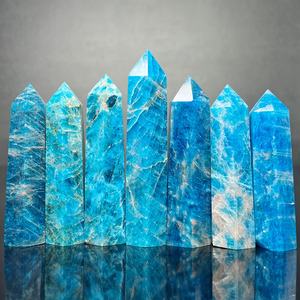 คริสตัลธรรมชาติแท่งปลายแหลมสีฟ้าอะพาไทต์ หินมงคลรูปแท่ง หินคริสตัลอื่นๆ สำหรับงานเรกิและของตกแต่ง - Product Image 1