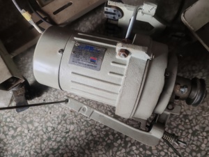 Máquina de Coser Industrial de Cama Cilíndrica 441 con Alimentación Compuesta, Equipo de Costura de Alta Resistencia para Cuero, Lona, Telas Gruesas y Bolsas - Product Image 6