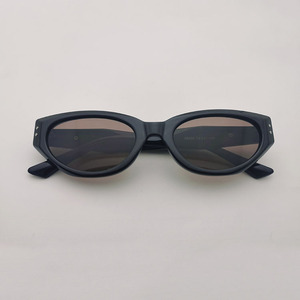 Venta al por mayor <span class=keywords><strong>de</strong></span> moda <span class=keywords><strong>de</strong></span> alta calidad PC Nuevo estilo Diseñador <span class=keywords><strong>de</strong></span> la marca Precio barato <span class=keywords><strong>Gafas</strong></span> <span class=keywords><strong>de</strong></span> <span class=keywords><strong>Sol</strong></span> para hombre <span class=keywords><strong>y</strong></span> mujer - Product Image 3
