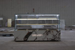 Vitrine à bijoux en verre sur mesure haut de gamme avec écran LED, étanche, portable, étagère flottante pour magasins de détail et centres commerciaux - Product Image 2