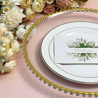 Assiette de table ronde décorative de 13 pouces en acrylique transparent perlé pour mariage et événements