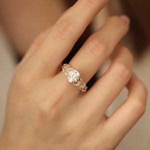 Anillo de compromiso y boda de oro de 14k/18k con diamantes cultivados en laboratorio de corte redondo y marquesa, diseño personalizado - Product Image 4