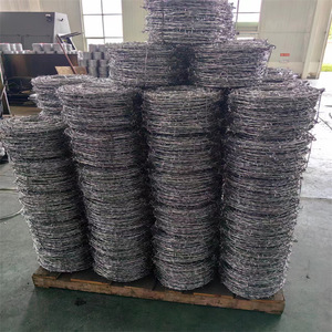 Rouleau de fil <span class=keywords><strong>barbelé</strong></span> galvanisé calibre 12,5, 500 m, avec supports de clôture - Product Image 5