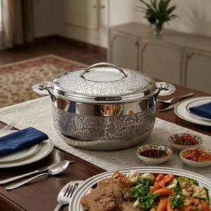 Casserole classique en acier inoxydable 24 cm ronde avec couvercle, extérieur poli durable, pour cuisinières à gaz et à induction - Product Image 1
