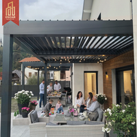 Aluminium-Lamellendach mit Wasserdichter Dimmbarer RGB-Beleuchtung Moderne Bioklimatische Terrassenüberdachung Garten Hinterhof Poolbereich Pergola