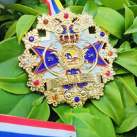 Vente en gros bon marché Concevez votre propre médaille catholique 3d en alliage de zinc vierge Bord en or Fournitures d'église Médaille