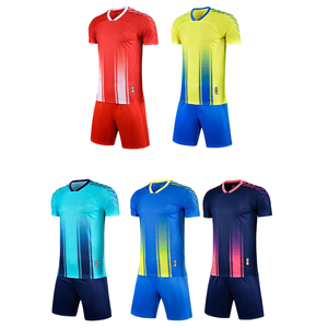 Maillot de football personnalisé respirant à séchage rapide, t-shirts de football à manches courtes, 100% polyester, évacuation de l'humidité, vêtements de sport unisexes - Product Image 1