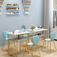 Ensemble table et chaises de manucure de luxe moderne rose et or, mobilier de salon de manucure, bureau de manucure en marbre, bar à ongles en métal