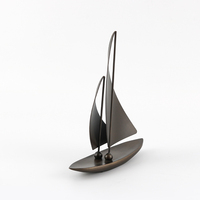 Modèle de bateau à voile miniature de style moderne fait à la main, ornement nautique pour la maison avec motif de nature morte, artisanat d'ornement de bateau miniature