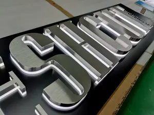 Enseigne publicitaire rétroéclairée LED en métal 3D avec contrôle Bluetooth, taille personnalisable pour les voitures et les entreprises - Product Image 2