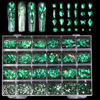 Kit de Cristaux à Ongles 3D en Verre Formes Variées pour Marque Privée Vente en Gros, Boîte de 24 Grilles avec Strass Diamant Rouges Roses Or pour Ongles