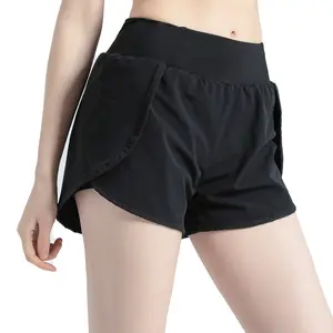 Großhandel Frauen Fitness Zwei schicht ige Sports horts mit Innen tasche Gym Compression Yoga Shorts 2 In 1 Laufs horts