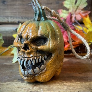 Décoration de citrouille d'Halloween maléfique en résine, faite à la main, pour intérieur et extérieur - Product Image 2