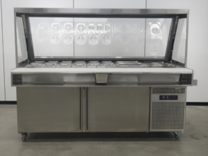 Table de préparation commerciale en acier inoxydable à 2 portes avec refroidissement par air pour salades, sandwichs et pizzas, réfrigérateur, vitrine en verre, protection anti-éclaboussures, 2 étagères - Product Image 6