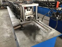 Machine de formage de rouleaux pour portes à enroulement, pour usage en toiture, contrôlée par PLC, prix d'usine, haute qualité