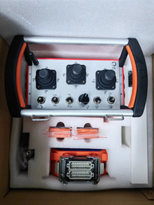 รีโมทคอนโทรล OEM สำหรับเครื่องจักรก่อสร้าง ใช้แทนรีโมทคอนโทรลเดิม สำหรับแขน 4 ท่อน และแขน 5 ท่อน ผลิตในประเทศจีน - Product Image 3