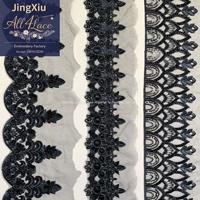 Bordure en dentelle noire perlée brodée à motif floral festonné pour la décoration des Abayas, Kaftans et Jalabiyas de Dubaï