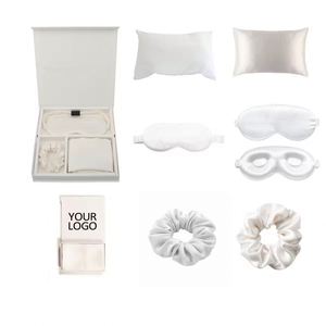 Ensemble de voyage personnalisé avec logo imprimé : Masque de nuit 100 % soie de mûrier, chouchou et taie d'oreiller en soie - Product Image 1