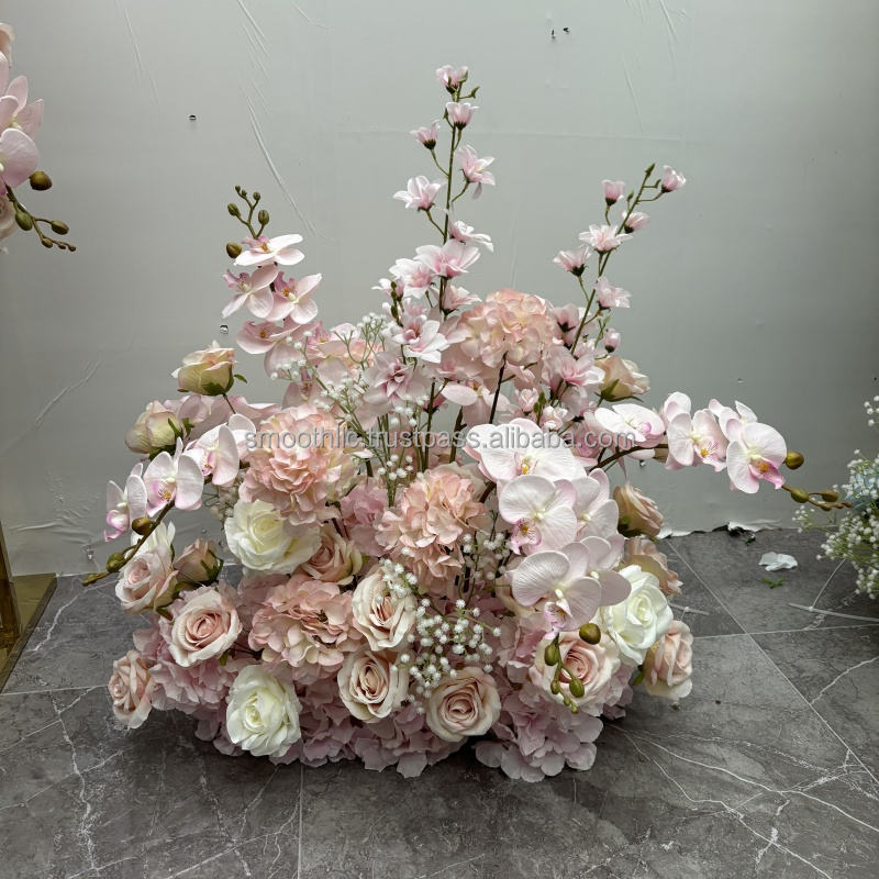 แถวดอกไม้สีชมพู