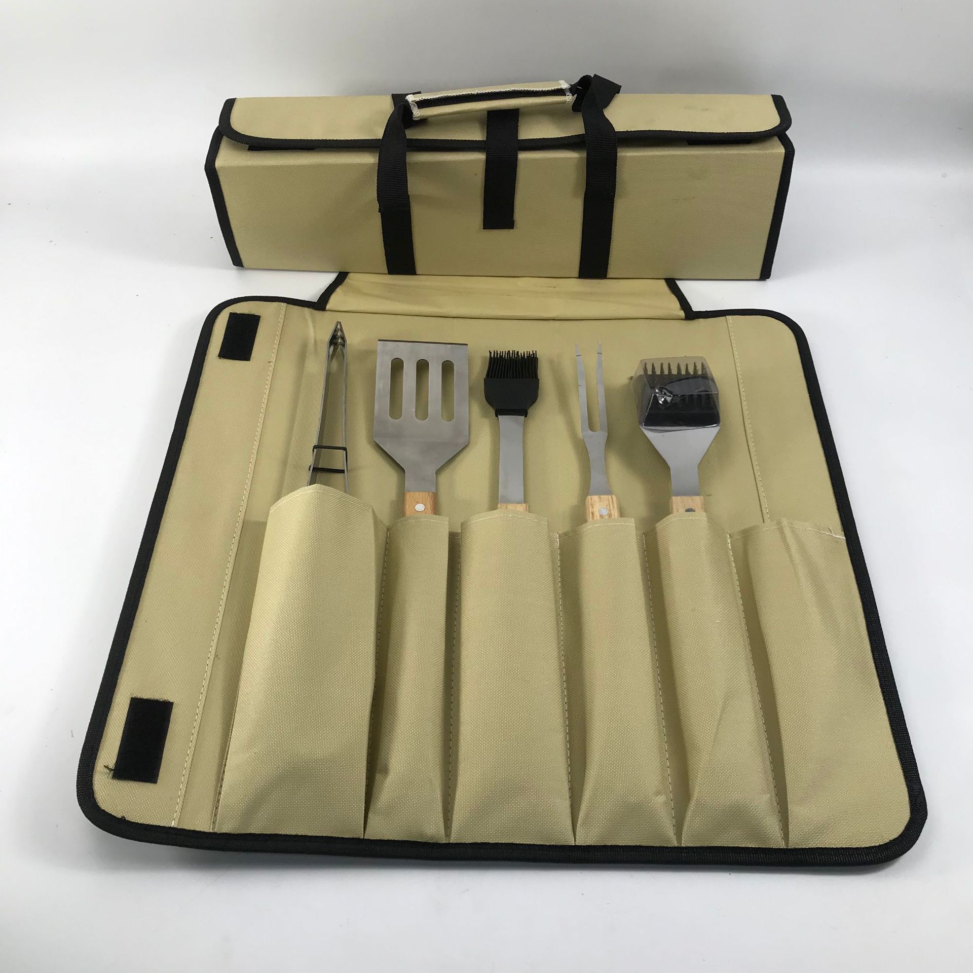 Five-piece set with wooden handle