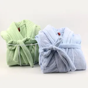 Albornoces de Hotel Resort personalizados Camisones de terciopelo coral para hombres y mujeres Albornoz de salón de spa de invierno suave