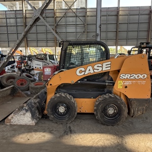 รถตักล้อยางมือสอง CASE SR200 ขนาด 3.16 ตัน รถตักล้อยางสำหรับงานก่อสร้าง ชั่วโมงการทำงานต่ำ - Product Image 2