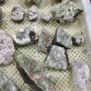 Cristal de guérison, amas d'apphylite naturelle, blanc, vert, divers jolis cristaux, vente en gros - Product Image 3