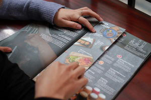 Impression de brochures pliables publicitaires personnalisées en gros, haute qualité, prix d'usine, différentes tailles et couleurs, sur papier cartonné - Product Image 6