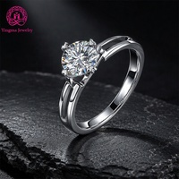 Bague moderne en argent sterling 925 avec bande à double découpe en barre, 4 griffes, sertie d'un diamant Moissanite rond brillant blanc de 1 carat, couleur D, pureté VVS1