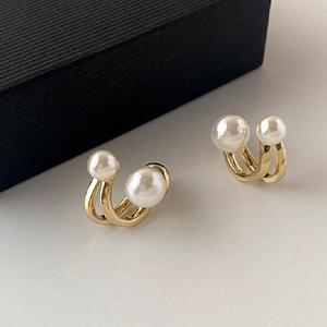 Korean Earring Claw Ear <b>Hook</b> <b>Clip</b> Earrings for Women 2 Big Pearl Gold Color Ear Earrings Fashion Jewelry Gift - Product Image 4