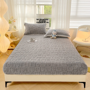 2025 amour forme motif lait velours Taffre couleur unie sculpté lit chapeau trois pièces ensemble drap-<span class=keywords><strong>housse</strong></span> - Product Image 3