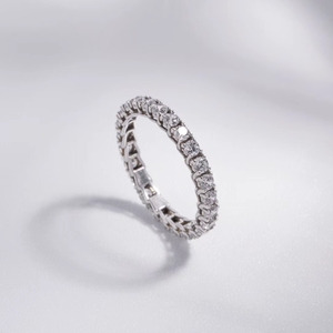 Anillo Fino y Delgado de Eternidad, Oro Blanco de 18k, Anillo con Diamante Cultivado en Laboratorio - Product Image 2