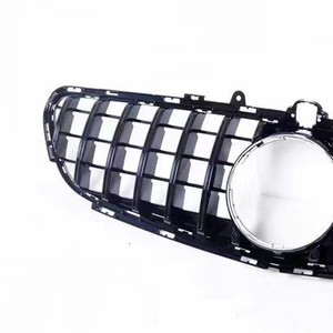 Grille Mercedes-Benz Cls63 W218 à barres verticales noires et argentées, pare-chocs en plastique ABS - Product Image 1