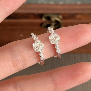 Anillo de Camelia de Plata Pura S925 para Mujer, Retro, Alta Belleza, Romántico, Chino, Exquisito, Ajustable, Floral, Moderno y Estético - Product Image 1
