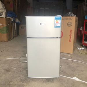 Mini Refrigerador con Congelador de <span class=keywords><strong>2</strong></span> <span class=keywords><strong>Puertas</strong></span>, Refrigerador Compacto de Bajo Consumo, Vidrio Templado, Enfriamiento Directo para Dormitorio, Oficina, Apartamento - Product Image 1