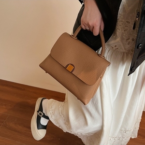 Nova Bolsa Tote Redonda Popular de Verão com Alça, Barata e em Tendência, Pequena Bolsa Transversal de Ombro com Couro PU e Fecho de Aba para Atacado - Product Image 2