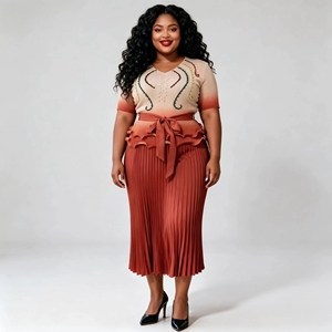 <span class=keywords><strong>Precio</strong></span> Directo <span class=keywords><strong>de</strong></span> Fábrica 2026 Vestido <span class=keywords><strong>de</strong></span> Noche Plisado Miyake <span class=keywords><strong>de</strong></span> Lujo con Bordado Intrincado, Cuello en V y Volantes Escalonados, Tallas Grandes, Venta al por Mayor - Product Image 4
