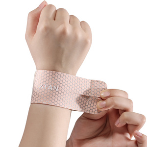 حزام معصم أتان لوتر التواء ، غمد معصم رقيق للياقة البدنية وكرة السلة ، سوار معصم خفيف الوزن من البولي يورثين الحراري - Product Image 4