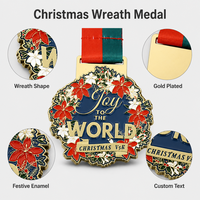 Medalla de metal 3D personalizada para corredores de Navidad, con forma de corona, esmaltada, para finalistas de carreras virtuales, con temática festiva y cinta.