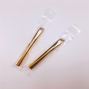 <span class=keywords><strong>Brocha</strong></span> <span class=keywords><strong>de</strong></span> maquillaje <span class=keywords><strong>de</strong></span> ojos al por mayor personalizada Mini brochas <span class=keywords><strong>de</strong></span> maquillaje <span class=keywords><strong>de</strong></span> <span class=keywords><strong>cejas</strong></span> veganas en ángulo ostentosas <span class=keywords><strong>de</strong></span> oro <span class=keywords><strong>brocha</strong></span> correctora - Product Image 6