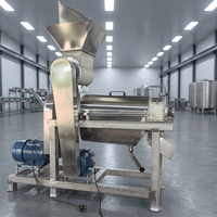 Grote commerciële industriële sapcentrifuges met hoge productiviteit voor fruit en groenten, geschikt voor appels en ananas.