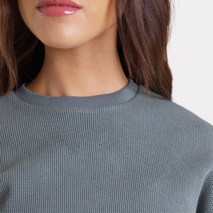 T-shirts pour femmes en gros, personnalisés, été, ourlet élastique, col rond, t-shirt en gaufre respirant, t-shirt court pour femmes - Product Image 3